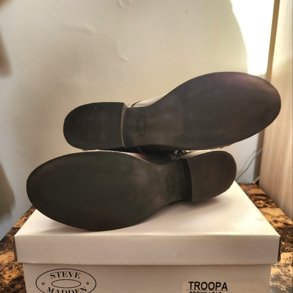 Boots - Picture 4 of 4